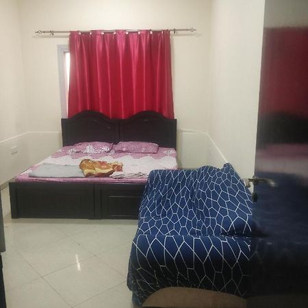 Furnished Apartment Дубай Екстериор снимка